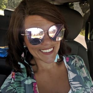 Meet your Posher, Whitney